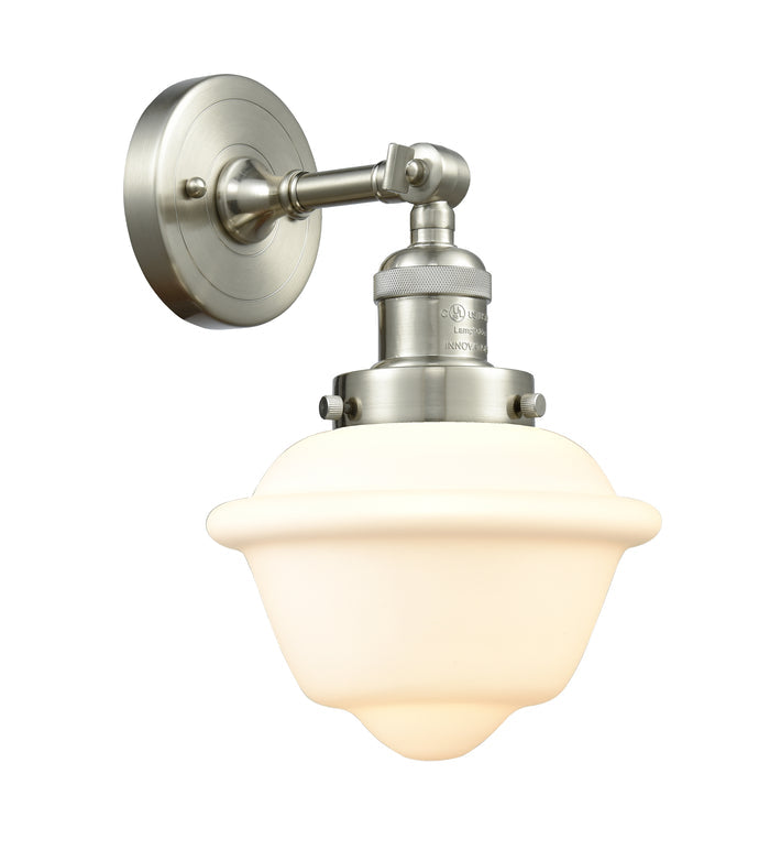 Brushed Satin Nickel / Matte White